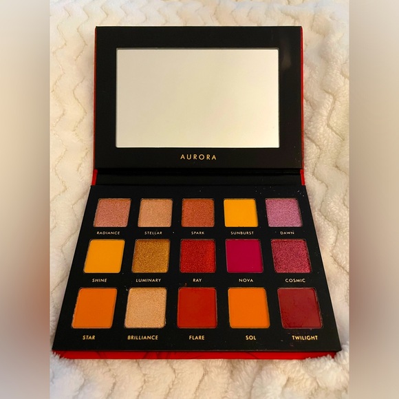 Alter Ego - Aurora 15 color eyeshadow palette - Picture 2 of 3